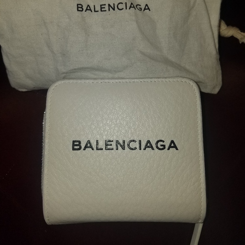 Balenciaga unisex leather bi-fold wallet